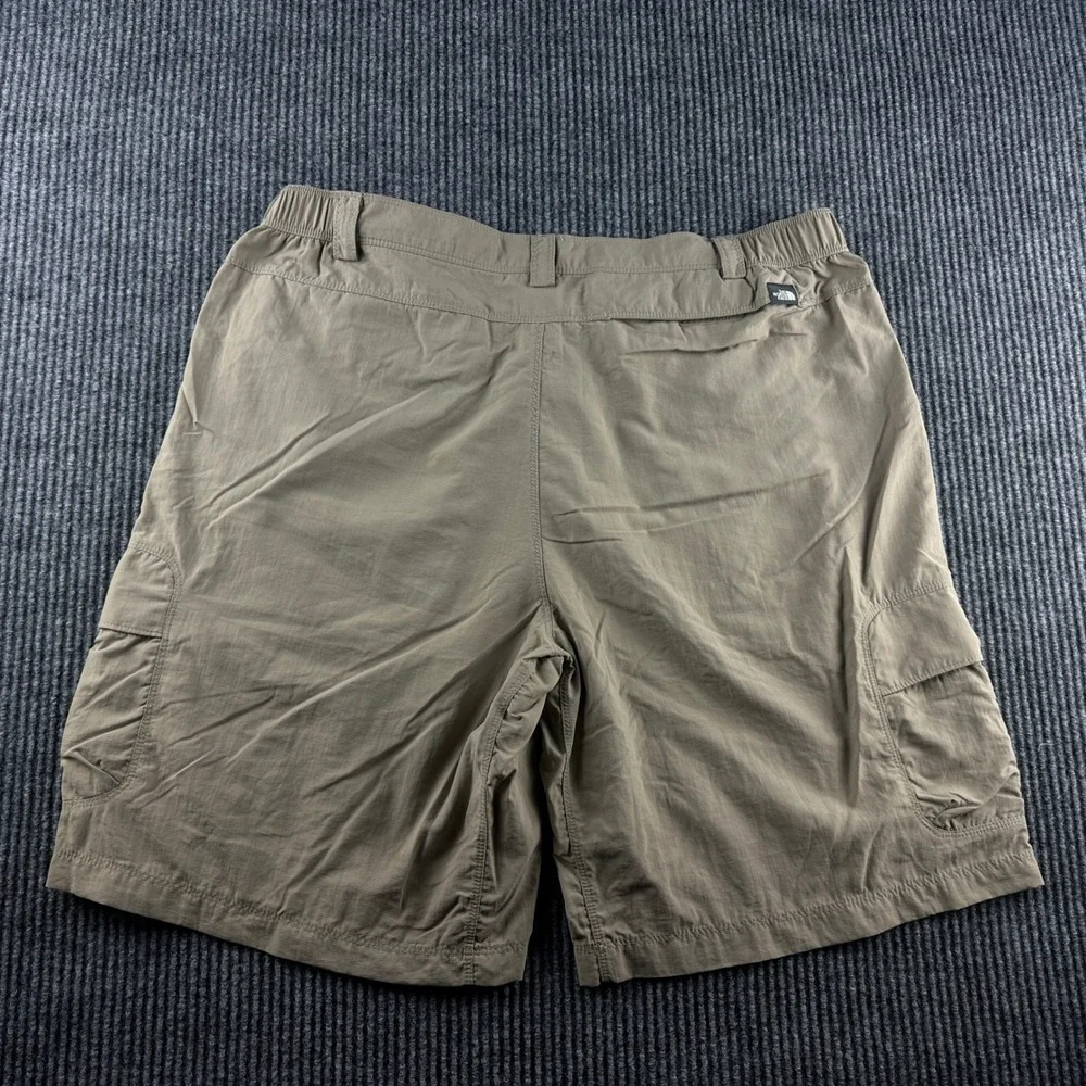 The North Face Mens Khaki Tan Nylon Ripstop Cargo Shorts Large Regular 9 Inseam